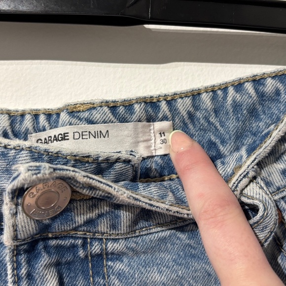 🎉4/30$🎉 Garage Light Blue Distressed Flare Jeans - Picture 3 of 6